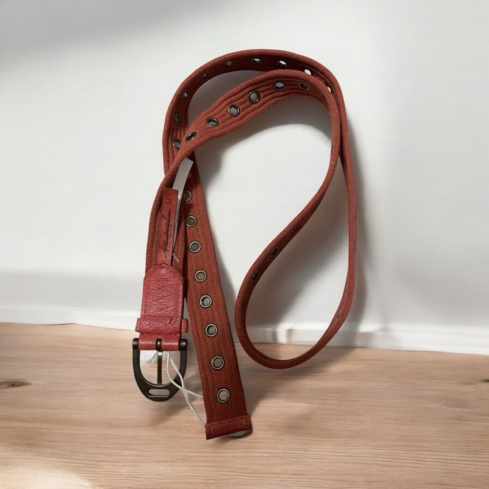 💜🌼NWOT FREE PEOPLE Elegant Brown Belt